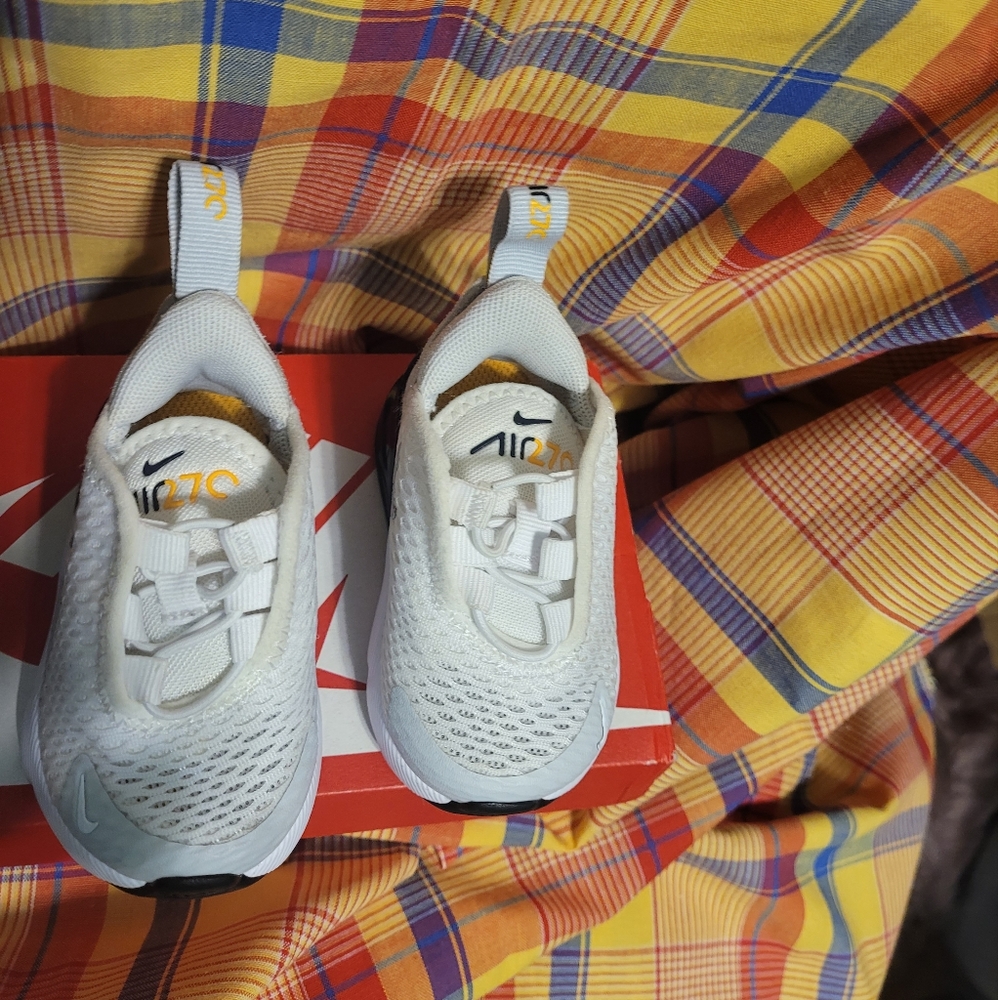 Infant sneakers